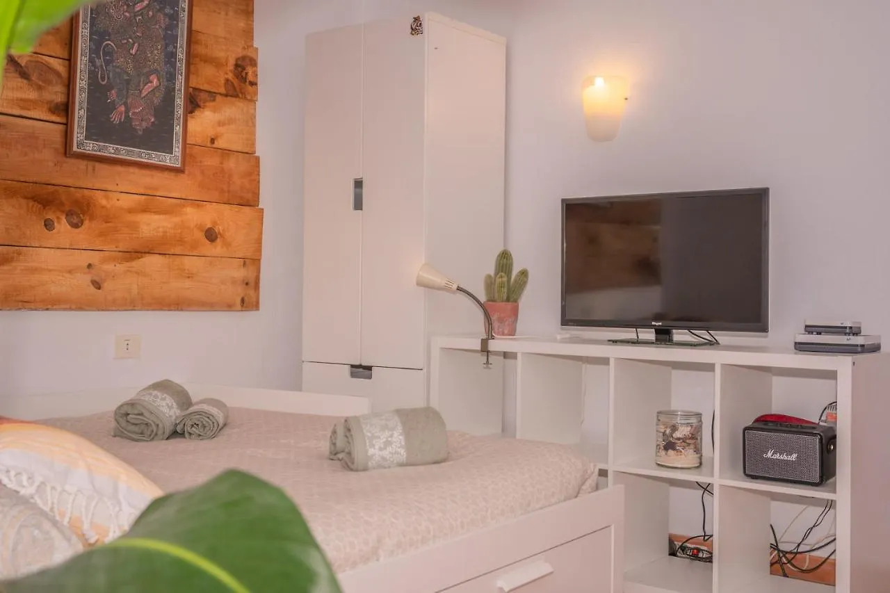 Apartment Beach Views Punta Del Hidalgo Spain